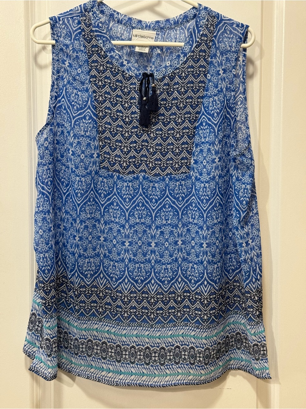 Liz Claiborne Blue Printed Sleeveless Top Size L Pit 23” L 27”